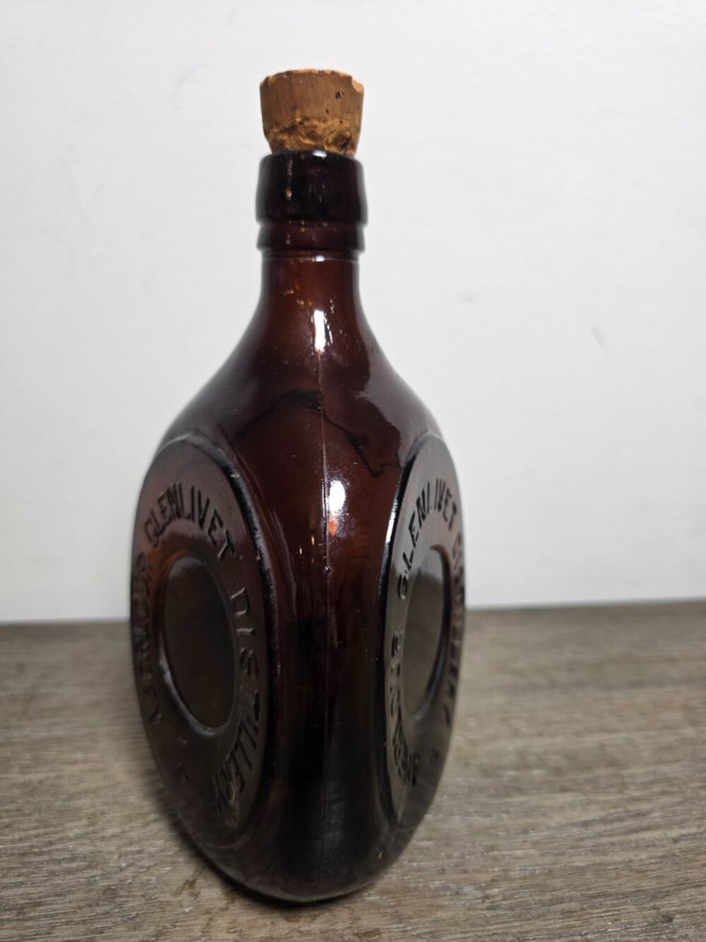 Vintage Aberlour Glenlivet Whisky Bottle W.H. Holt & Sons Amber Glass Flask Cork - Picture 4 of 10